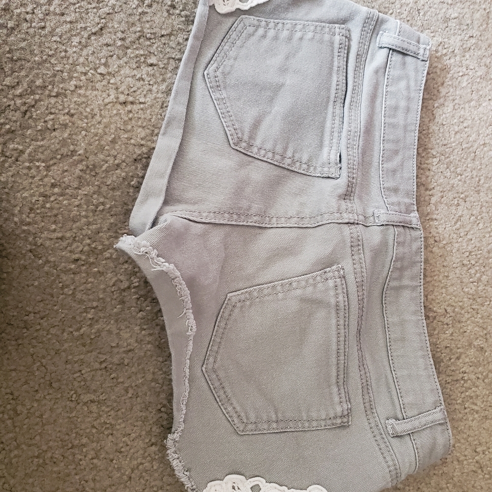 Shorts - Picture 2 of 3